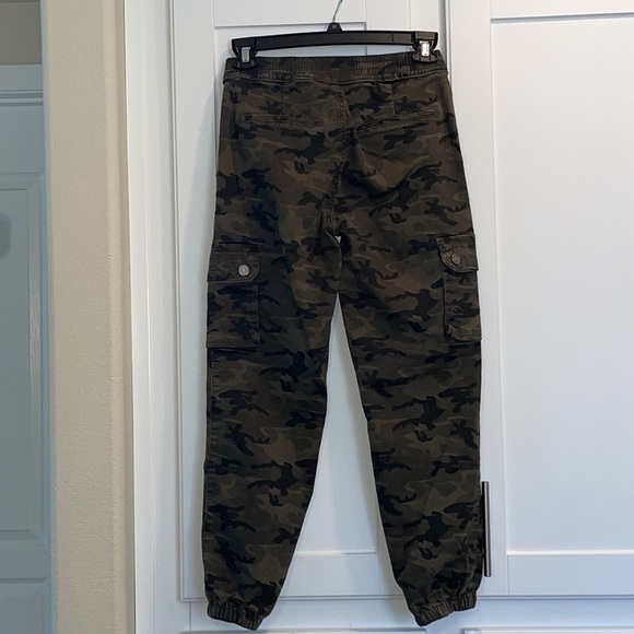 Fashionnova Camo Joggers Unisex Size M - Picture 15 of 16
